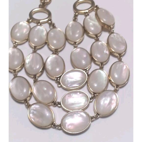 Talbots Necklace 3 Strands Mother Of Pearl Style Oval Cabochons Goldtone Signed - Picture 4 of 8